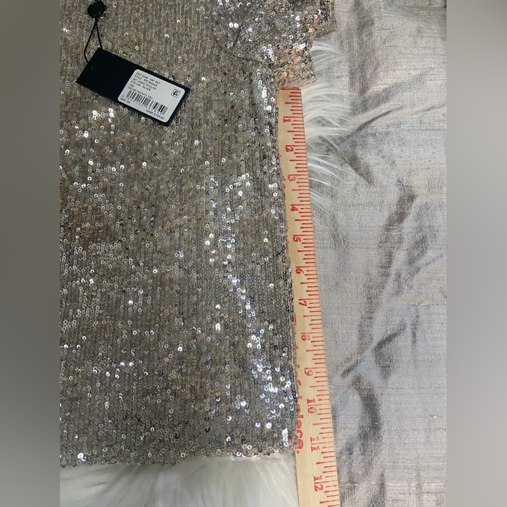Gianni Bini Silver Sequin Short Sleeve Top - Picture 10 of 11